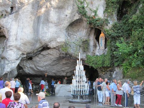 World Traveler and Thinker: Lourdes, France - A Visit To The Grotto