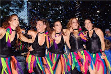 Bailarinas de la batucada Flúo
