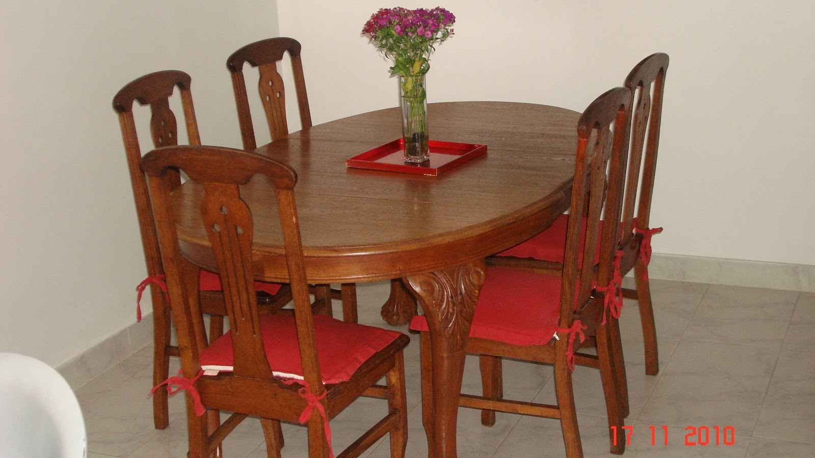 Mis Tesoros del Desván: Vendo Juego de comedor de Roble