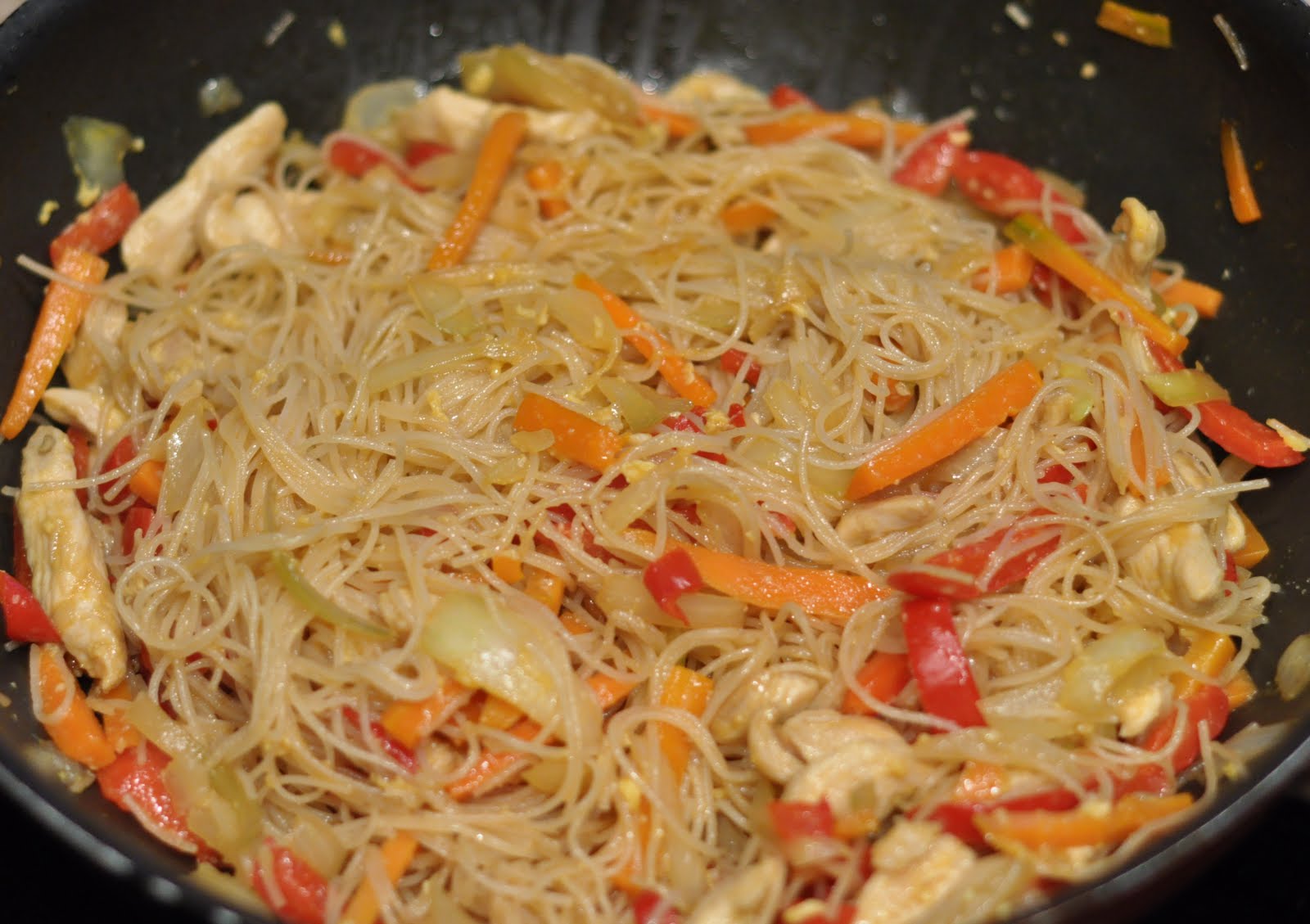 Melcul in bucatarie Taitei chinezesti cu pui