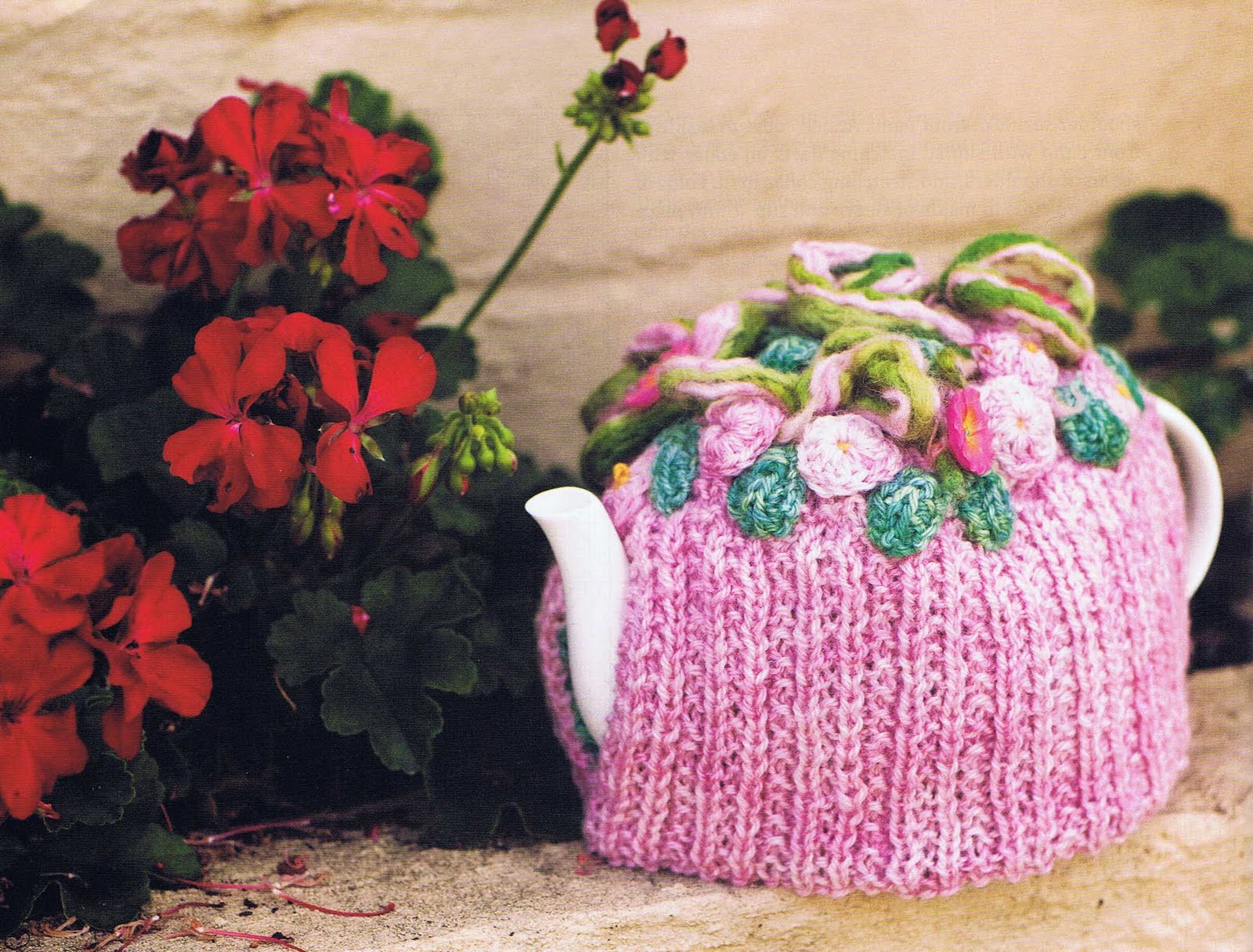 HawthorneC Yarn Magazine and My Tea Cosy Pattern
