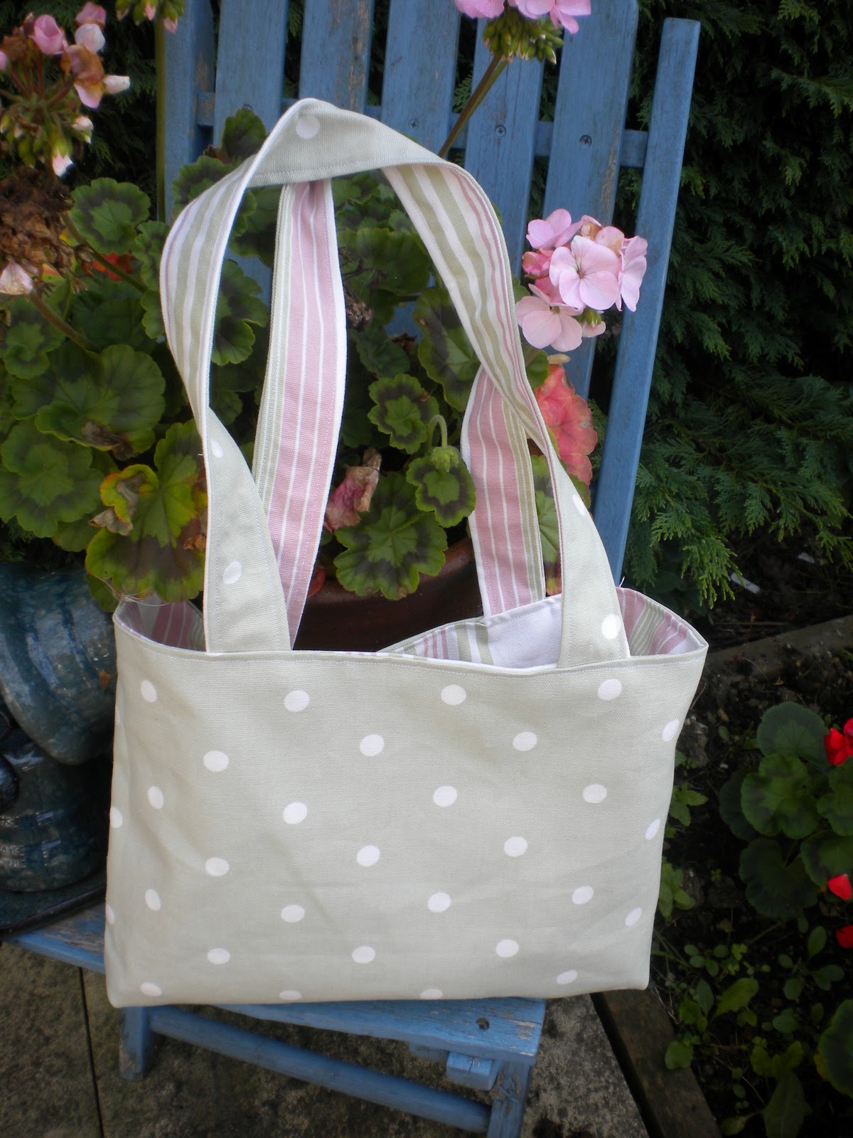Sew Happy Crafting: Reversible Tote Bag Tutorial