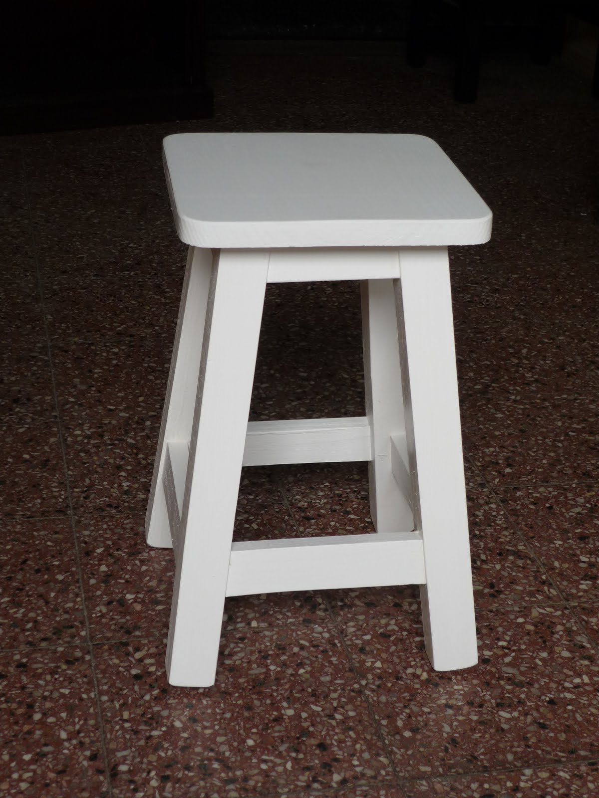 HyA - MUEBLES DE PINO: Muebles teñidos