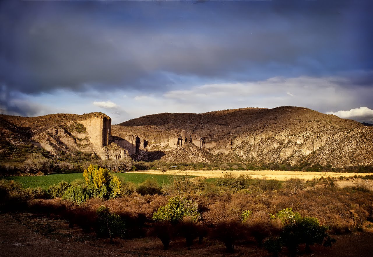 [RioSonoraBlufff.jpg]