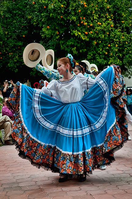 [RioSonFolkloricBlueDressFeb10.jpg]