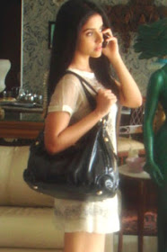 Asin In Skirt Hot Pictures