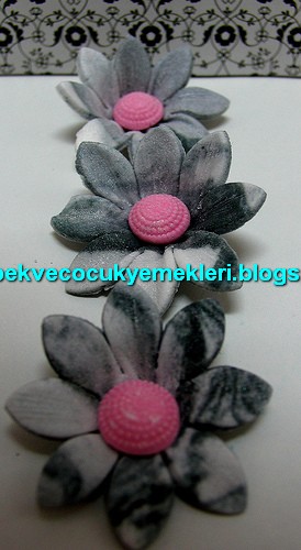 [sekerhamurucicek8.jpg]