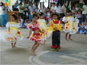 Noticias y Eventos: Niños de Preescolar sorprenden con festival de danzas