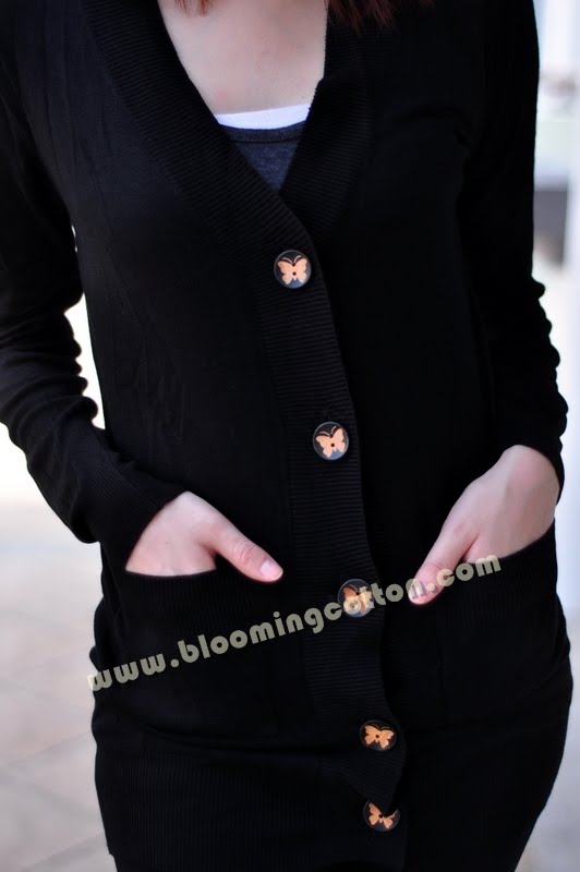BLOOMING COTTON: Knitted Butterfly Button Long Cardigan code: 725