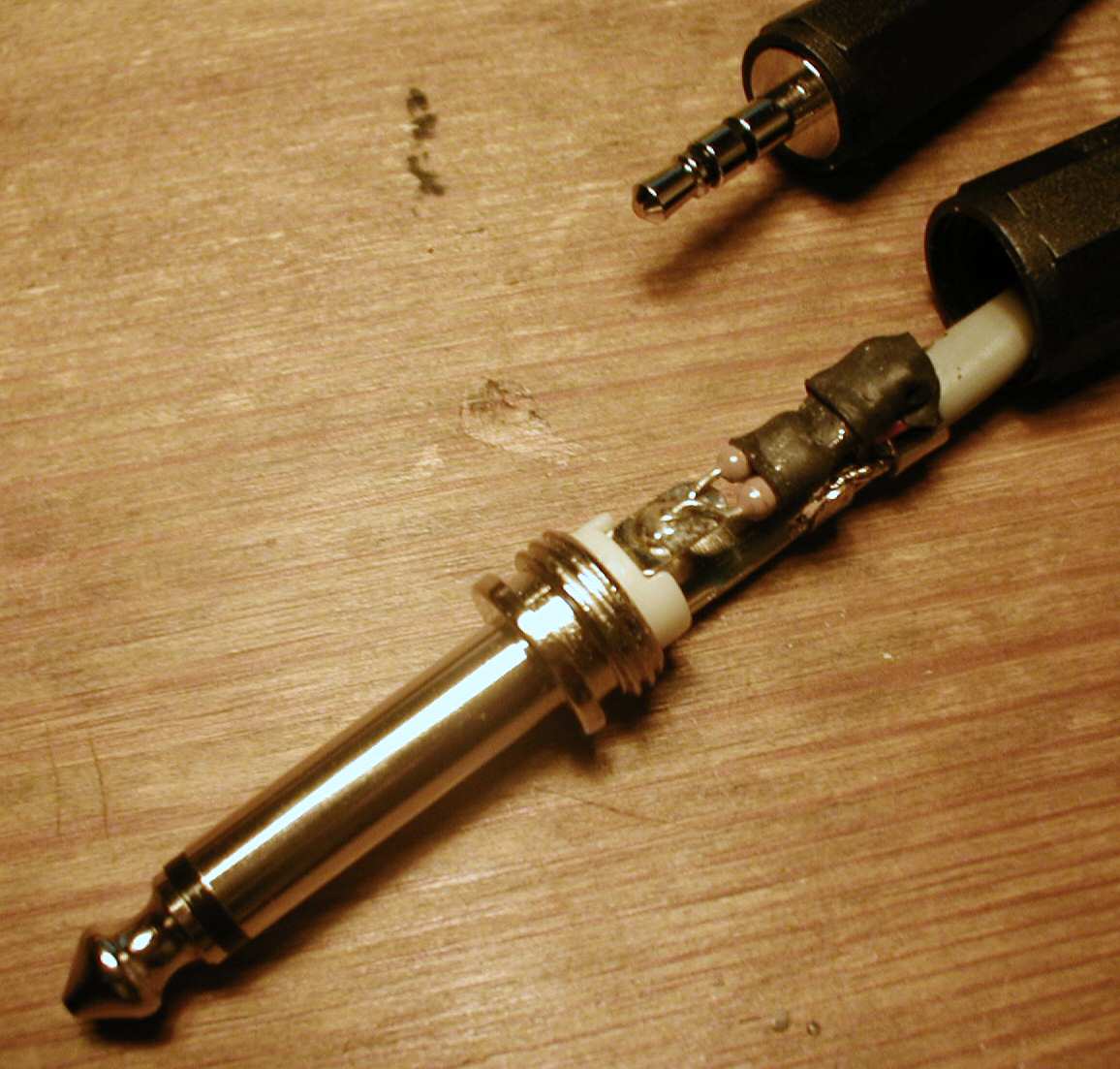Tales from the Secret Laboratory: Stereo to Mono converter - how to do