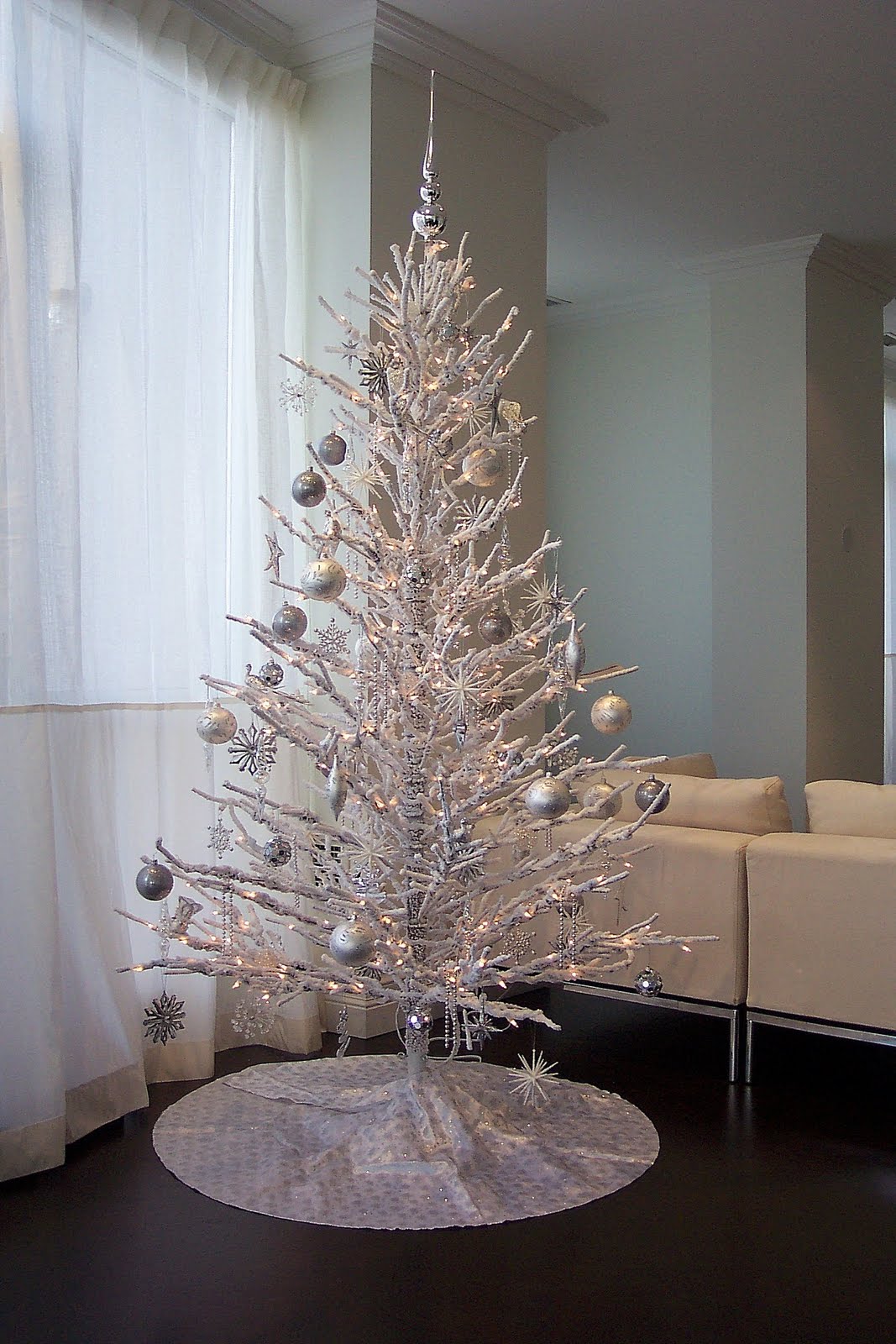 Professional Home Staging & Interior Design: White Christmas Trees