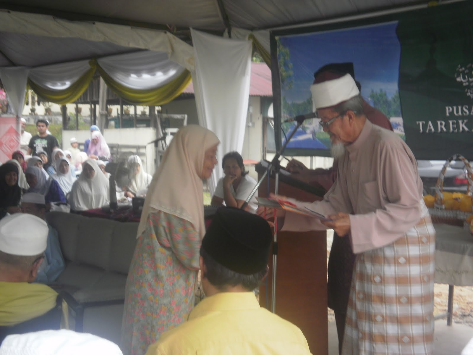 Al-Ahmadiyyah-rasah: Majlis Pecah Tanah Pusat Pengamalan Tarekat Al ...