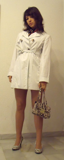 outfit_con_trench