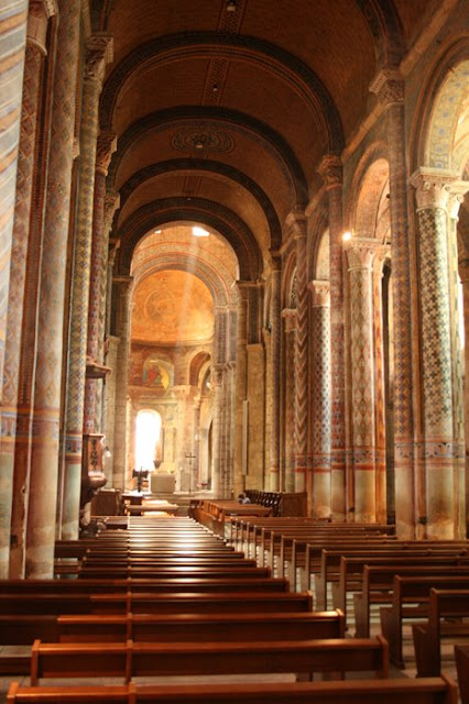 pequeña Notre-Dame-interior
