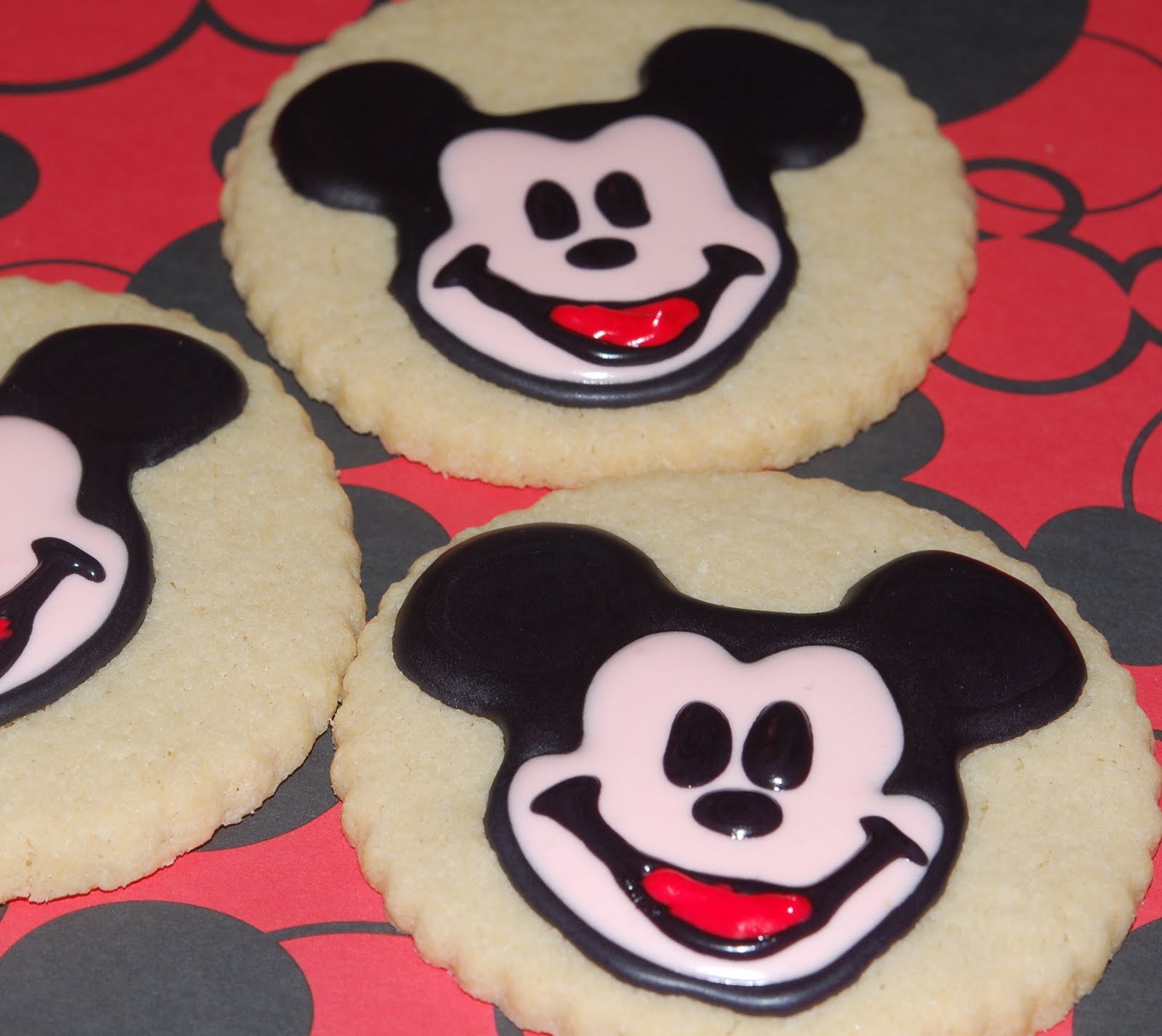 [mickey+cookie.jpg]