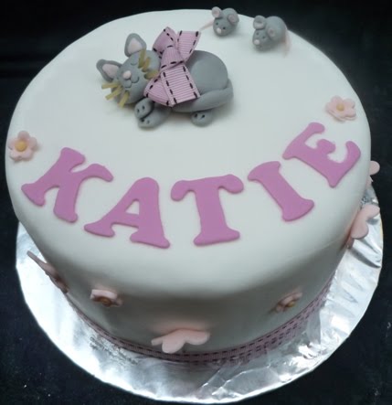 Dumont Cake: One month old baby celebration