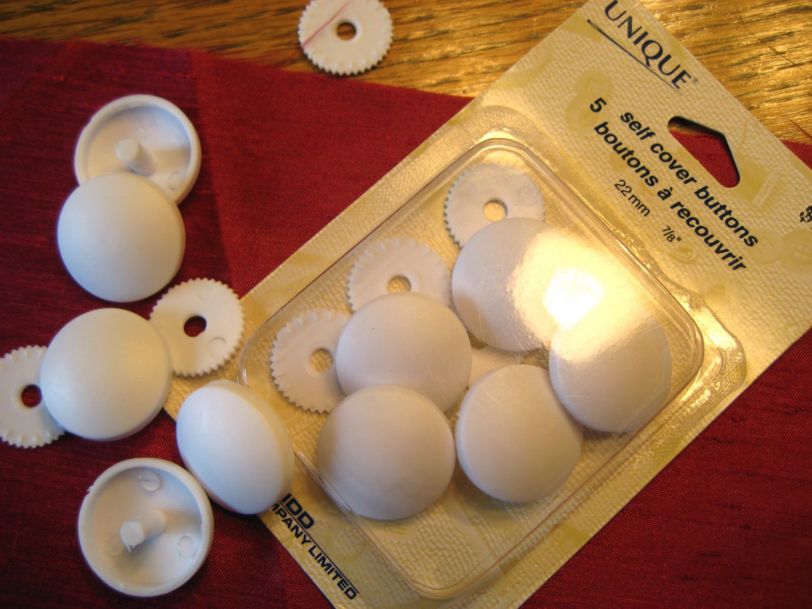 Remodelaholic How to Make a Diamond Tufted Headboard