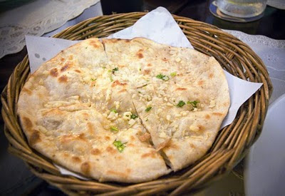 Garlic nan bread