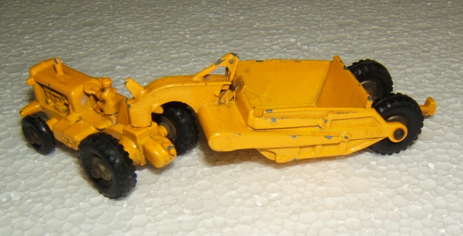 MM2010e Gallery: 60 Matchbox Earth Mover Tractor and Trailer VGC