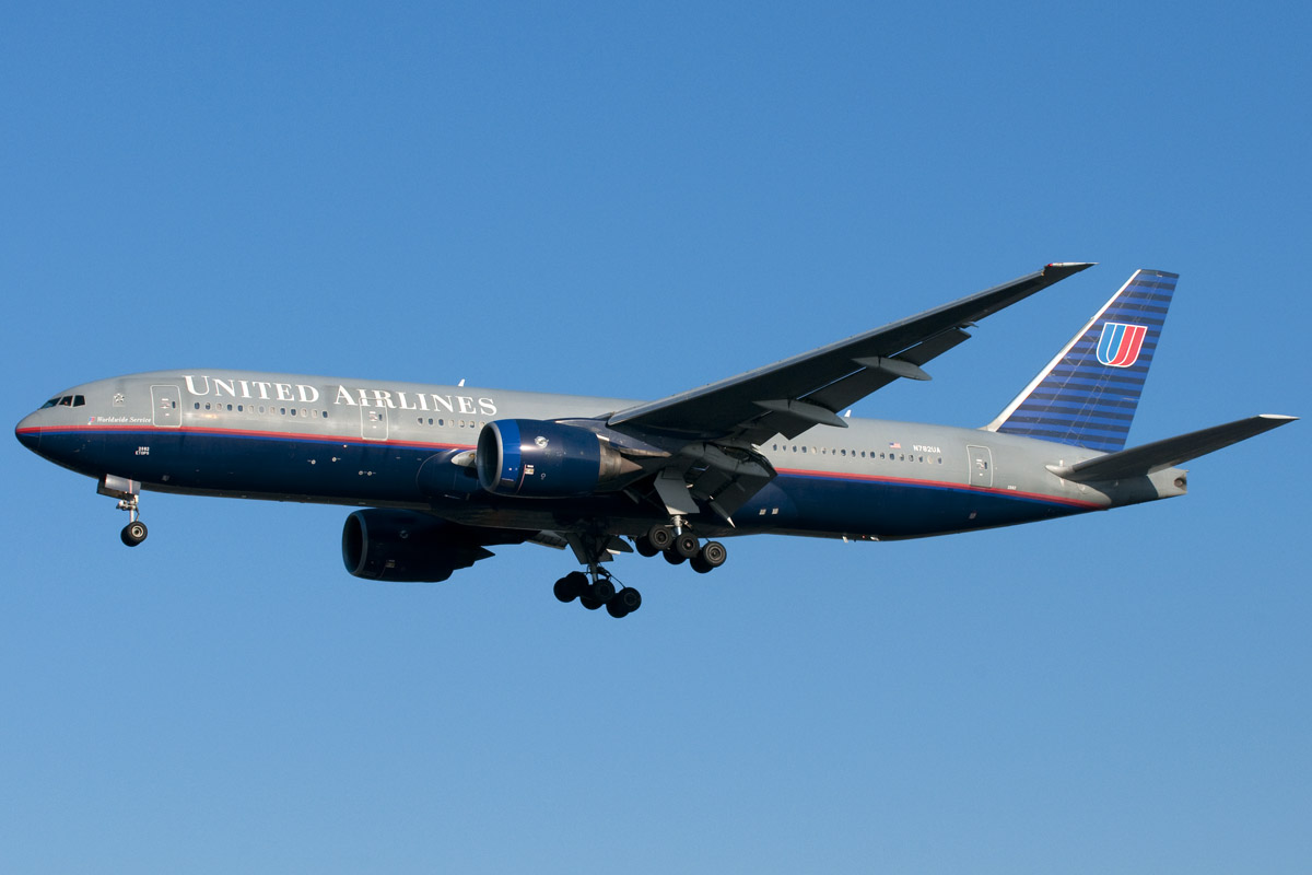 Spotter-Reports: United Airlines B772 N782UA - London Heathrow Report