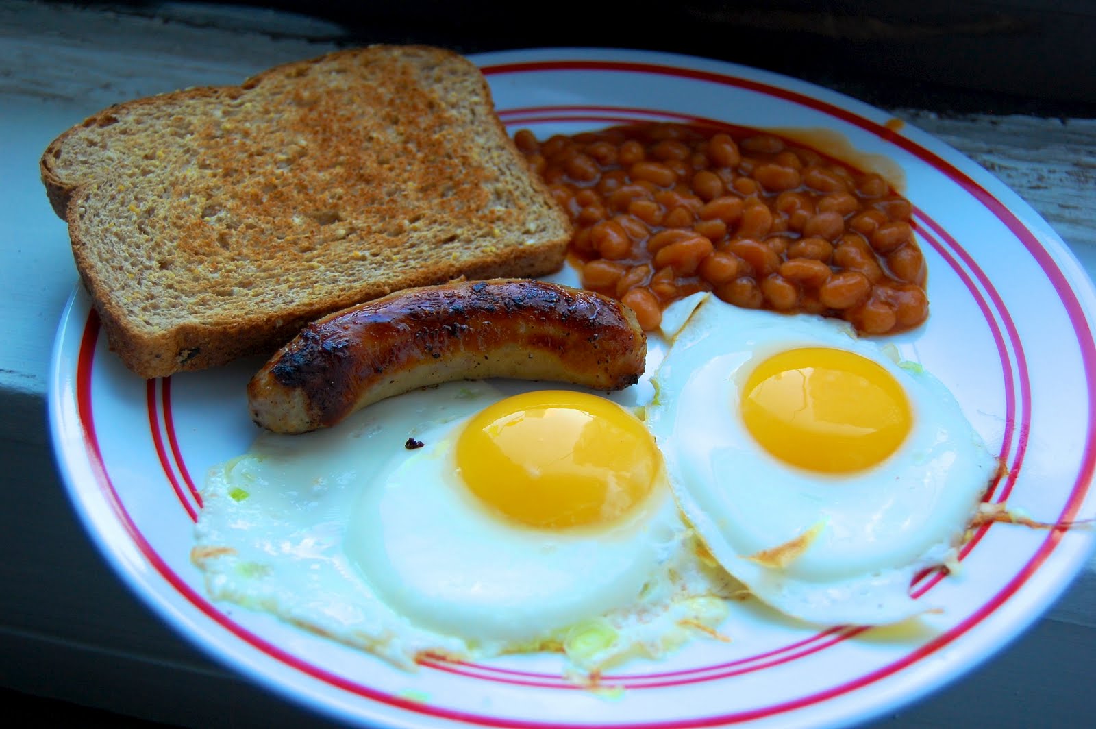 A 1L Who Cooks Scottish Breakfast for Dinner