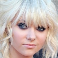 [thumbs_886403401.jpg]