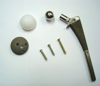 [prótesis+de+cadera+NO+cementada.JPG]