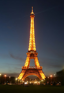 © lawhawk 2007 - The Eiffel Tower at night