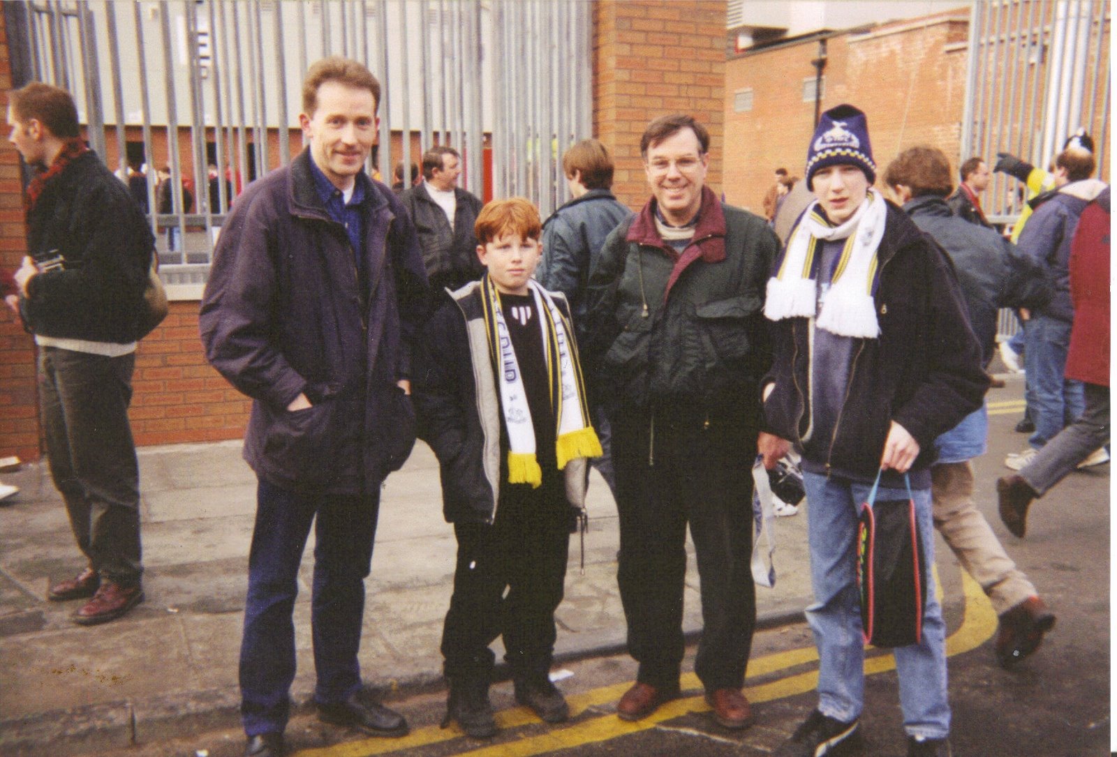 [anfield+gates+feb+1996.jpg]