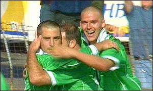 [_908006_goal_celeb300.jpg]