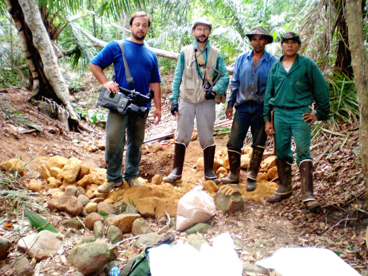 Expedição com uma equipe de geólogos no Pantanal.