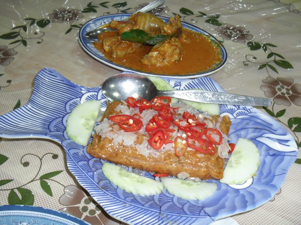 YummyFoodExplorer Restaurant Aunty Lee, Nyonya Food, Melaka
