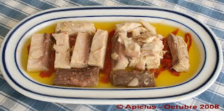  381º Menú, Canapés de Quart con pimiento y atún, Atún con alegrías, Langostinos al ajillo, Plato combinado y pera al vino con arroz con leche. 