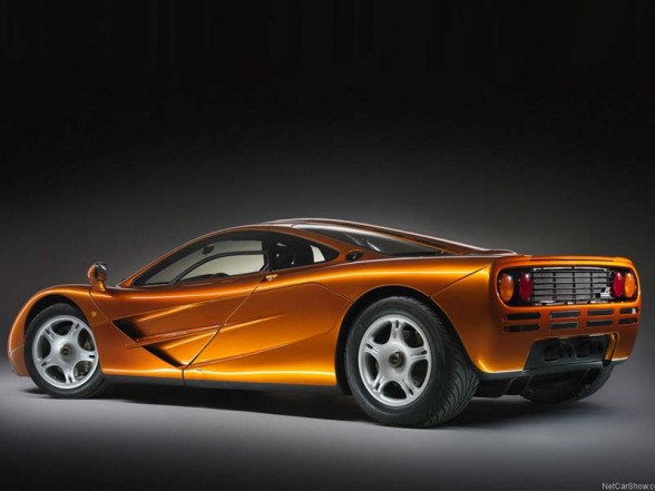 Orange-McLaren-F1-Pictures-588x441