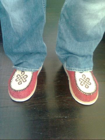 [mongolian+shoes.jpg]