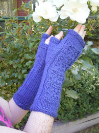 Leafy Squares Fingerless Mitts