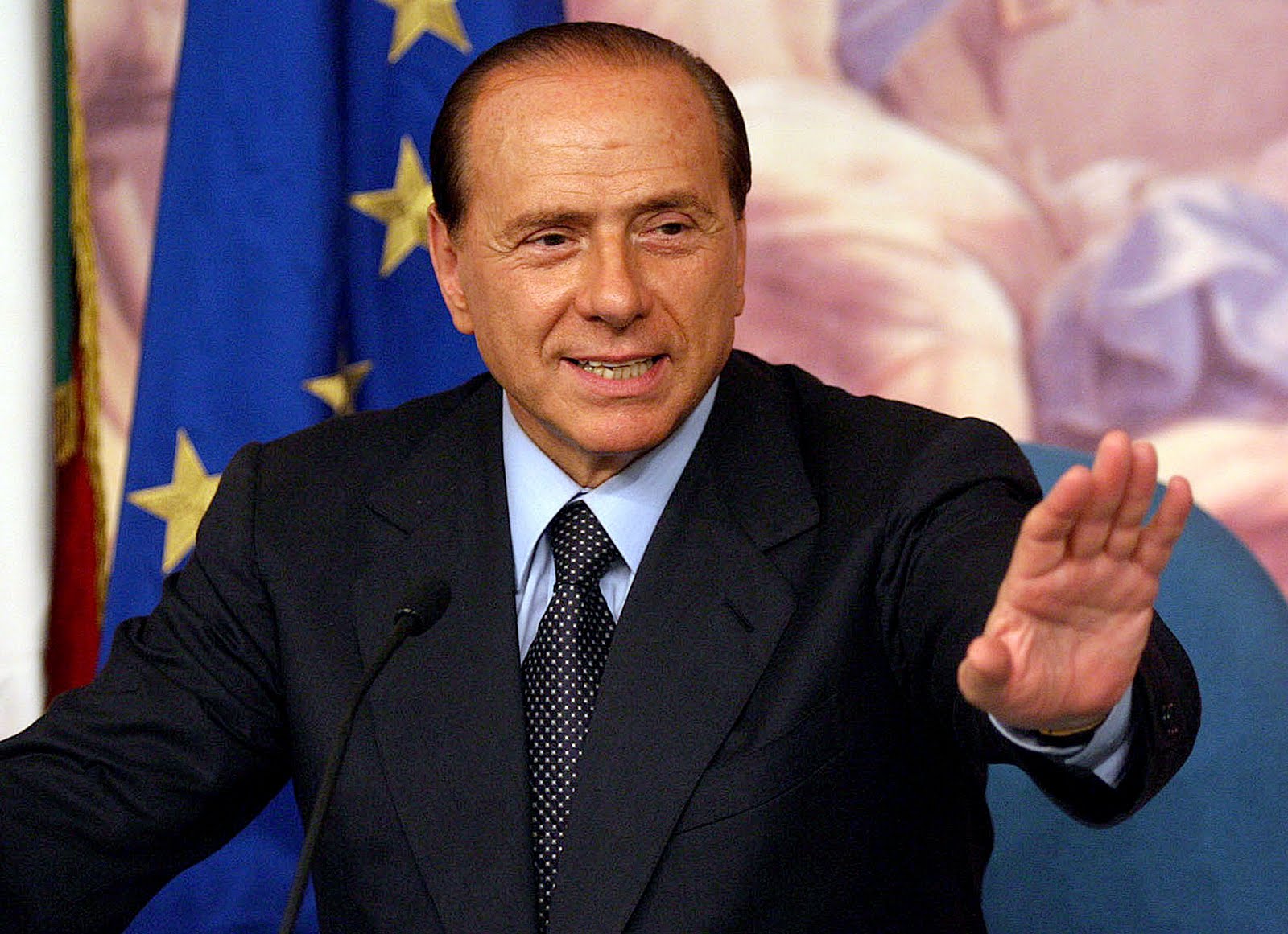 silvio-berlusconi-the-hands-of-the-prime-minister-of-italy