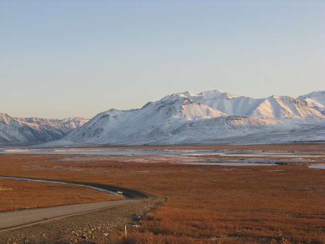 Heading south on the Haul Road, towards Atigun Pass on the Brooke Range.