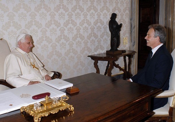 [blair+and+the+pope.jpg]