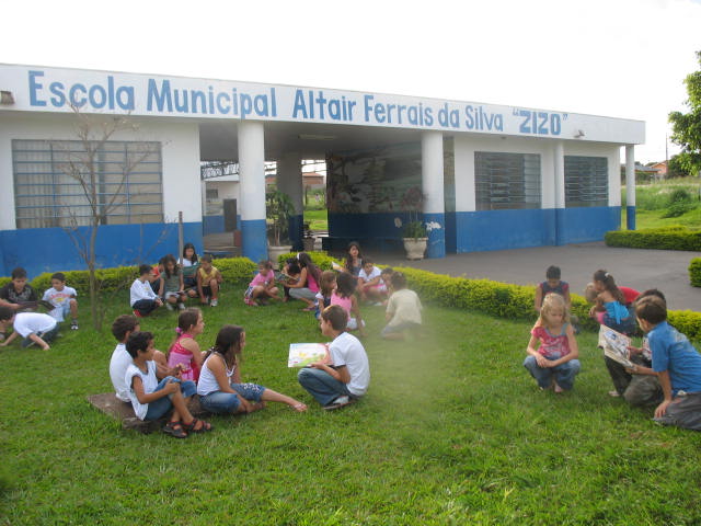 Escola Municipal Altair Ferrais da Silva "ZIZO"