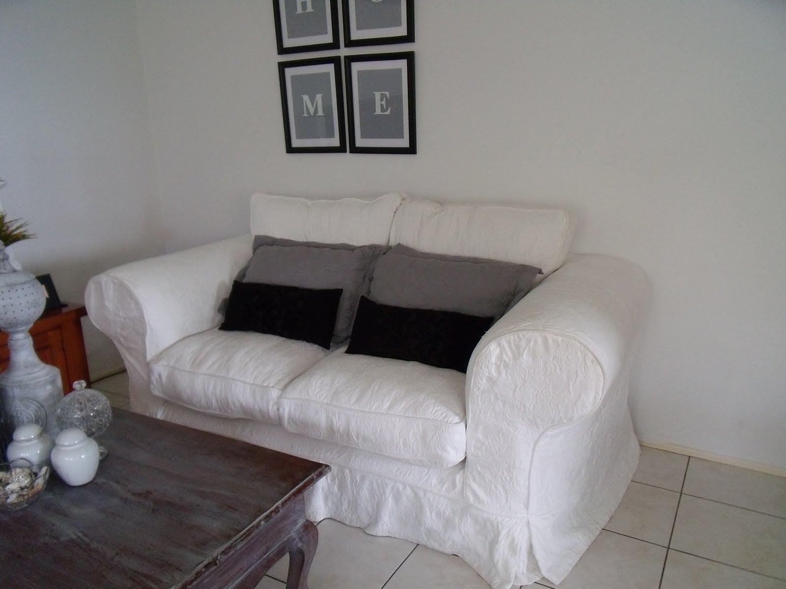 [white+sofas,grey+sofa+005.jpg]