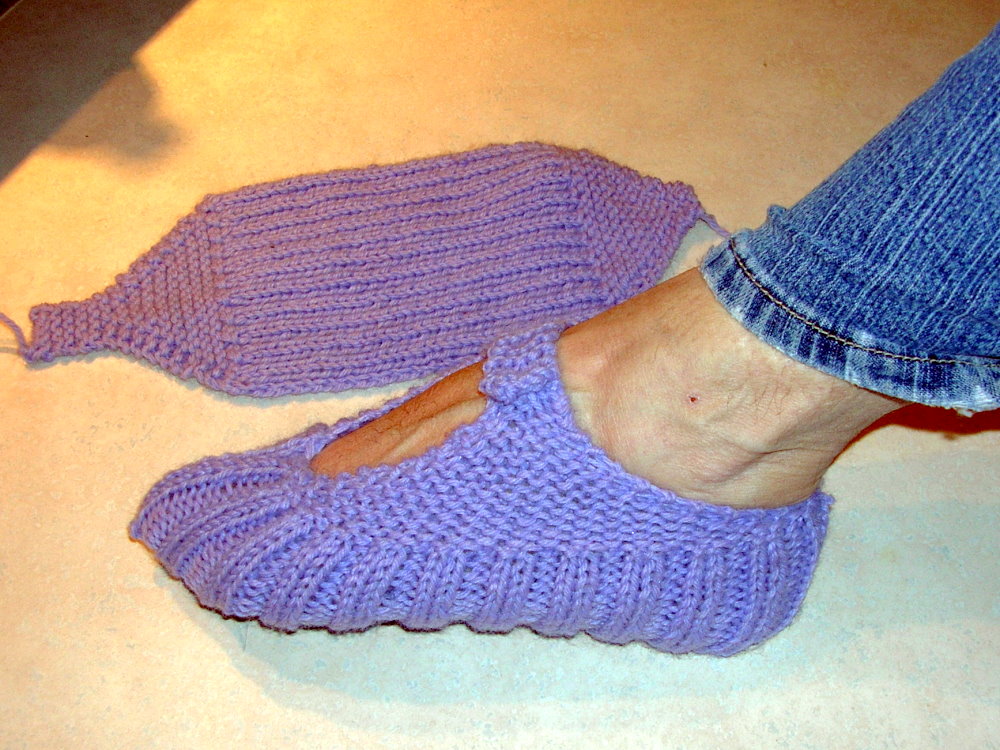 Carson Sierra Spinners and Weavers: Pocketbook Slippers