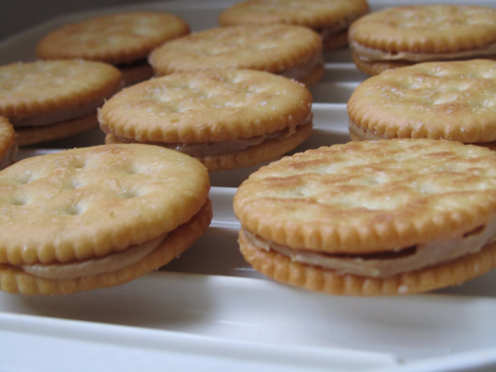 It's Yummy to My Tummy peanut butter cracker treats