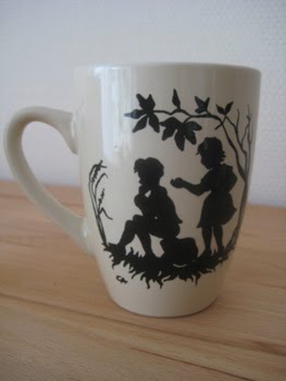 [Porzellantasse_2.JPG]