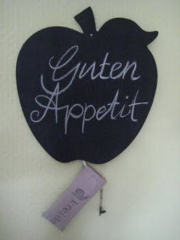 [Apfeltafel_AnderWand.JPG]