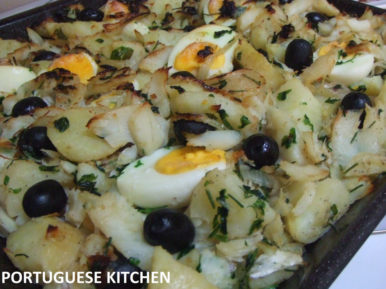 Portuguese Kitchen: Codfish,potatoes &amp; onion casserole - Bacalhau a ...