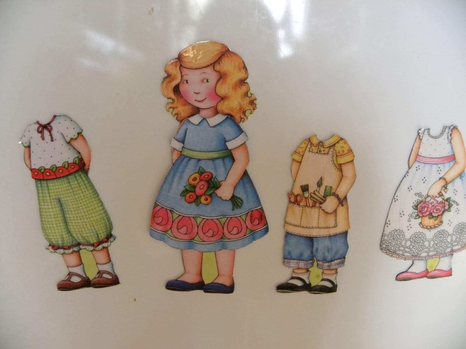 sassy scarlett Paper Dolls