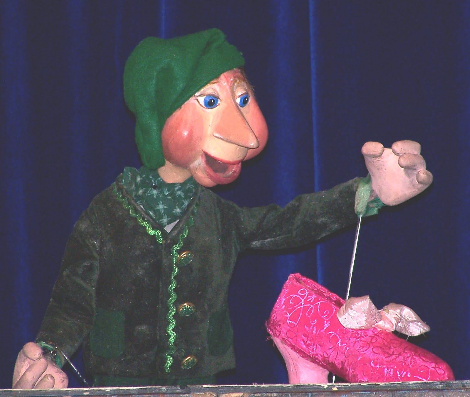 Great Arizona Puppet Theater The Elves and the Shoemaker