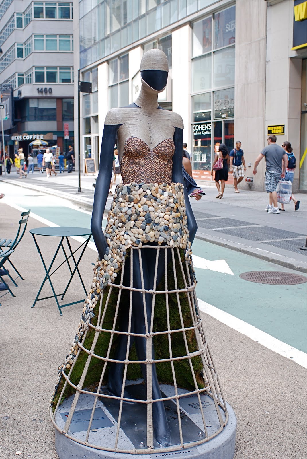 NYC ♥ NYC: Sidewalk Catwalk Presents Mannequin Art and Fashion Exhibition