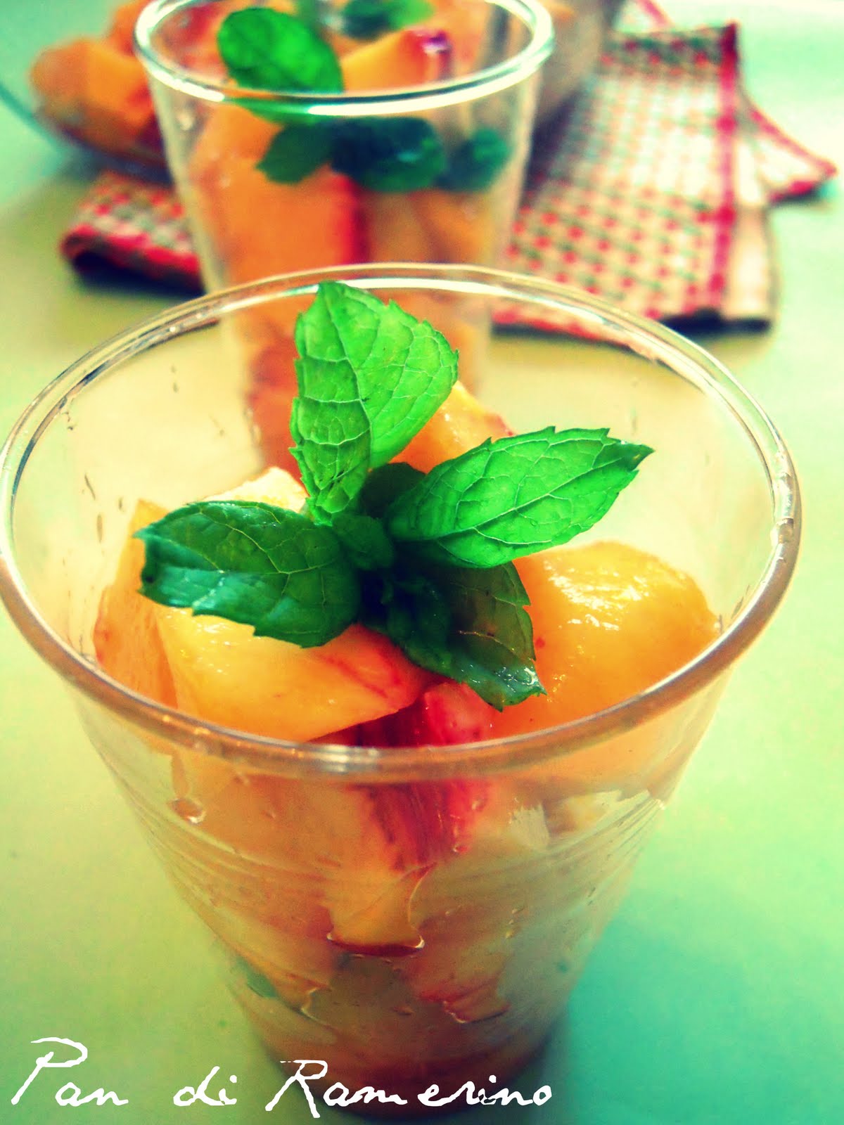 Pesche Al Vino Bianco E Menta